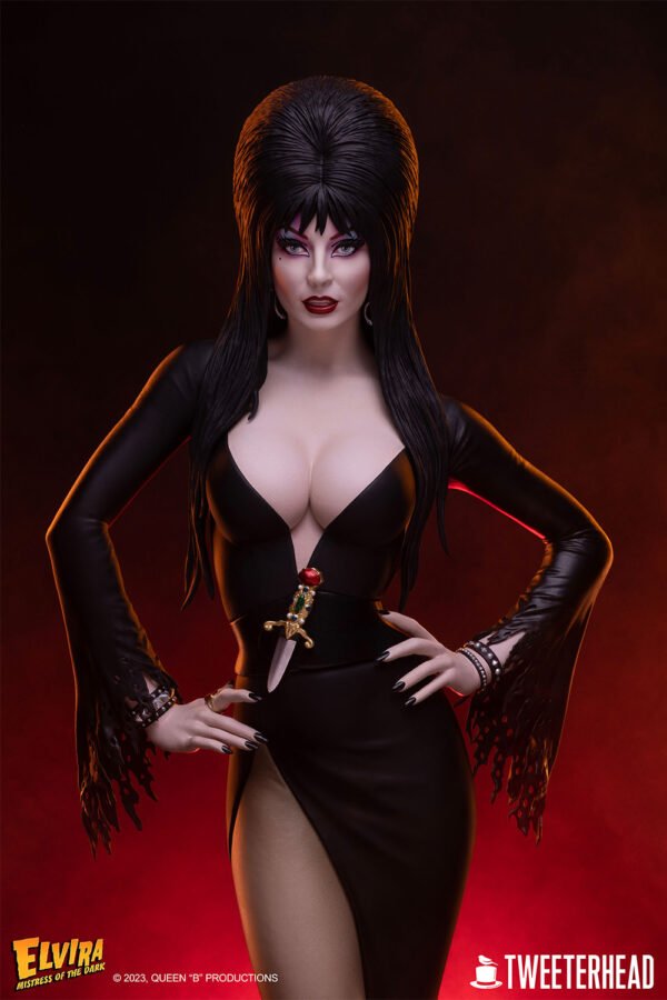 ELVIRA: MISTRESS OF THE DARK